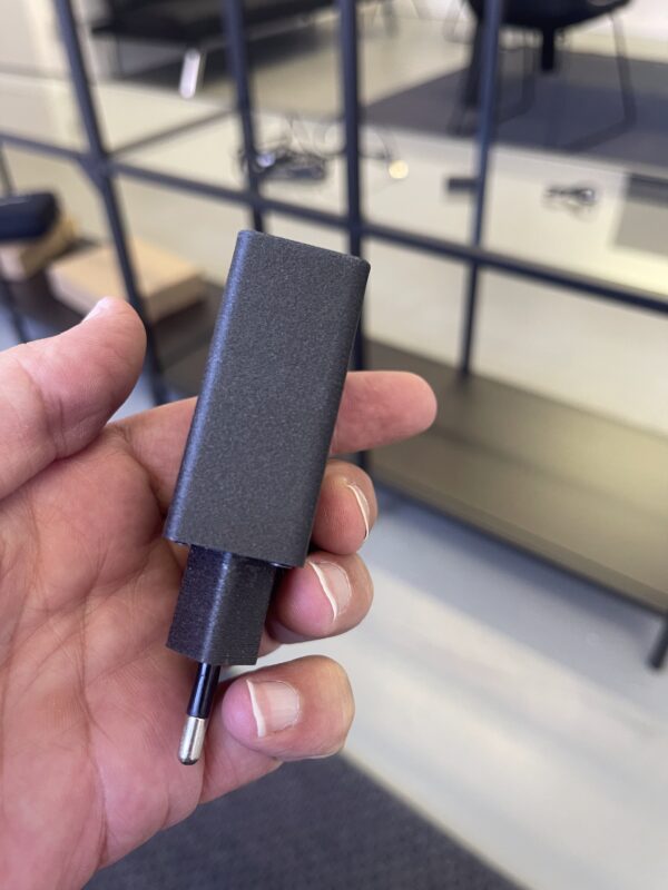 Microspia gsm in caricabatterie per cellulare - immagine 2