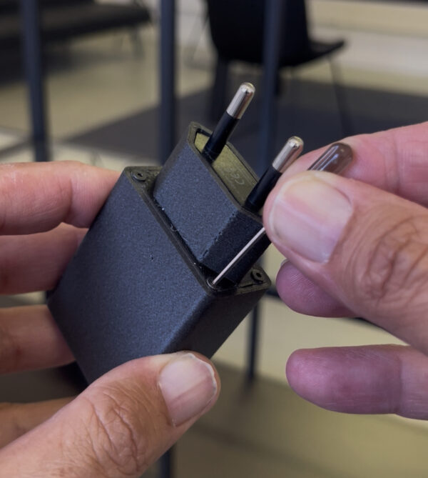 Microspia gsm in caricabatterie per cellulare