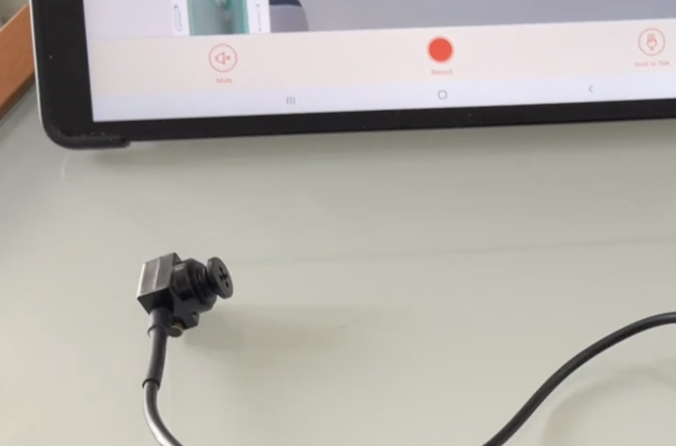Telecamera a bottone lettura testo : test di trasmissione video via Internet con streaming remoto